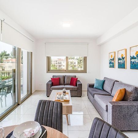 Adolina Apartments By Ezoria Villas Paphos Eksteriør billede