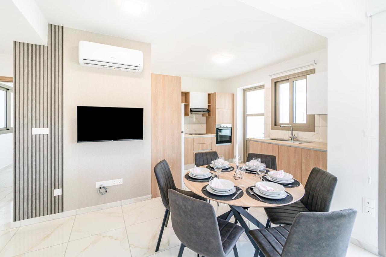 Adolina Apartments By Ezoria Villas Paphos Eksteriør billede
