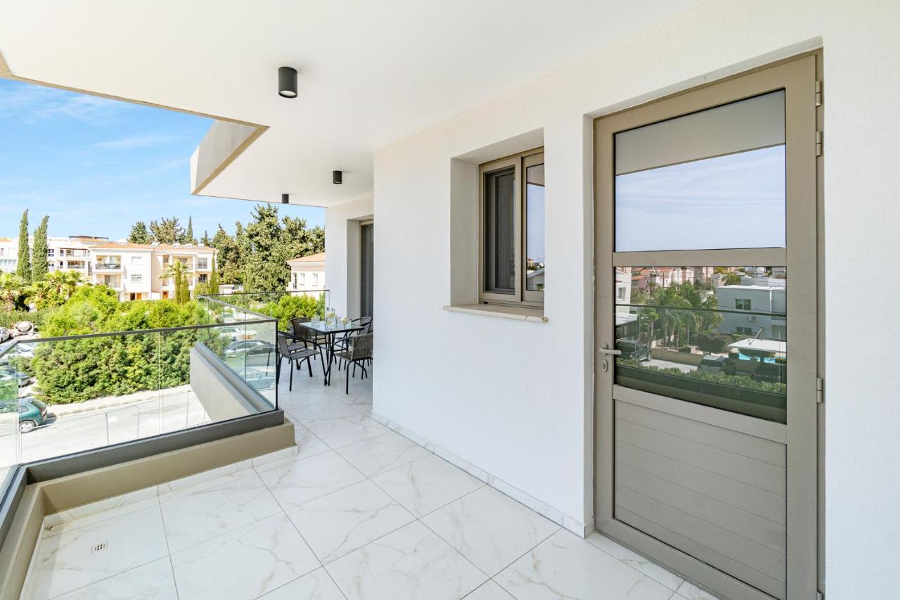 Adolina Apartments By Ezoria Villas Paphos Eksteriør billede