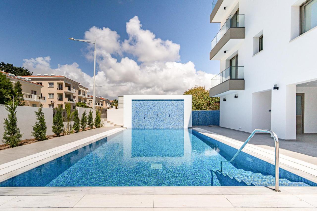 Adolina Apartments By Ezoria Villas Paphos Eksteriør billede