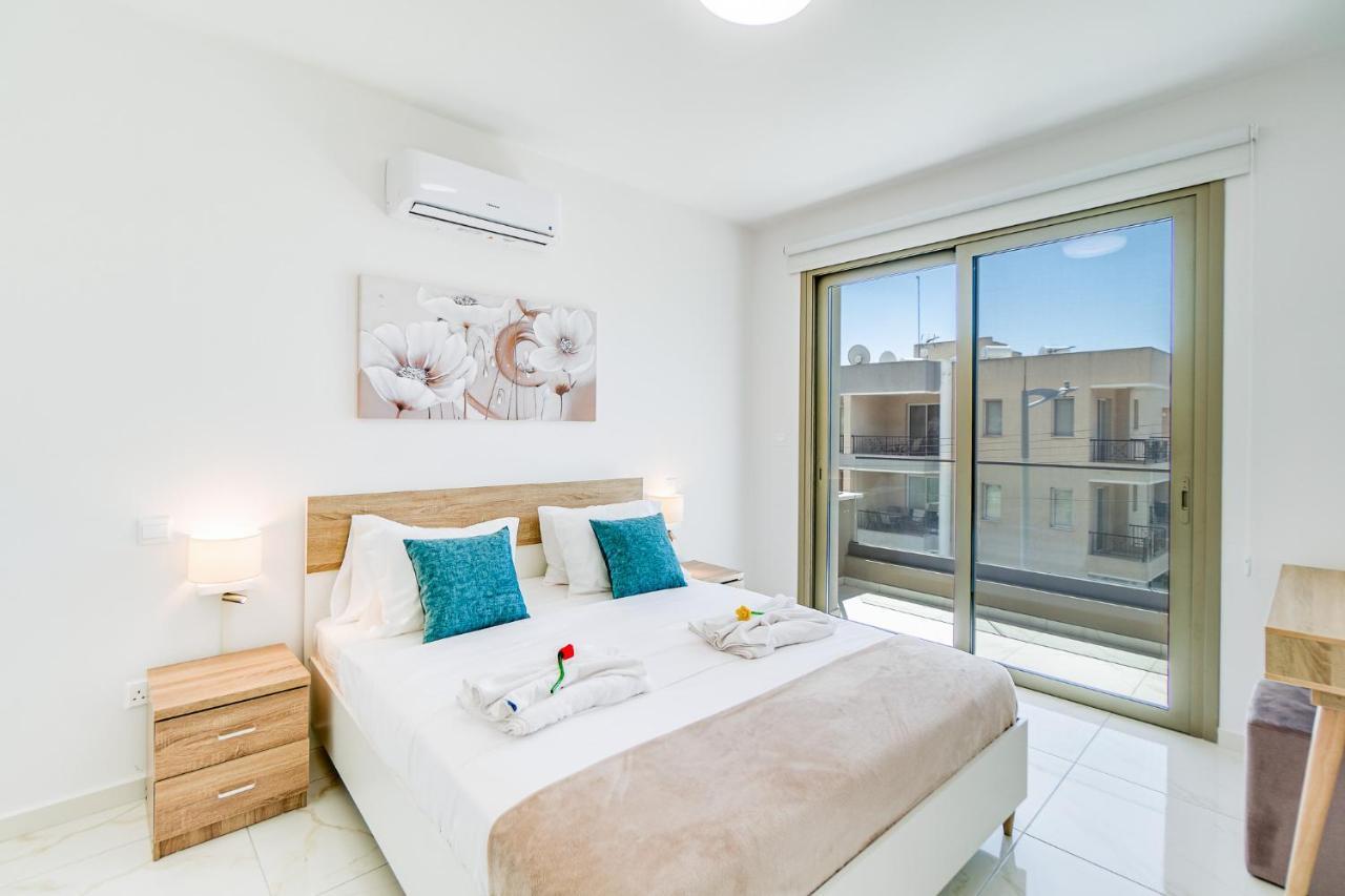 Adolina Apartments By Ezoria Villas Paphos Eksteriør billede