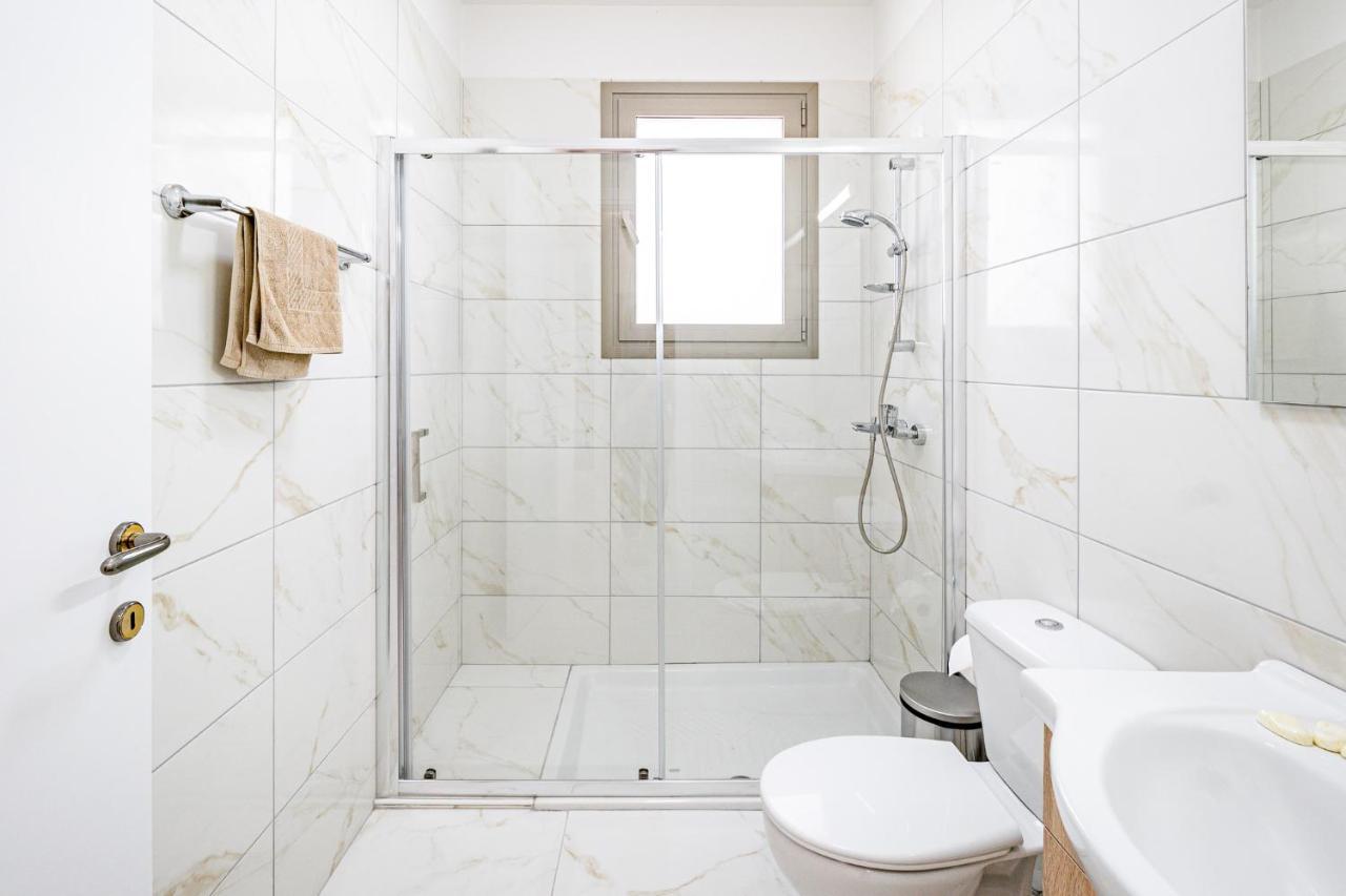 Adolina Apartments By Ezoria Villas Paphos Eksteriør billede